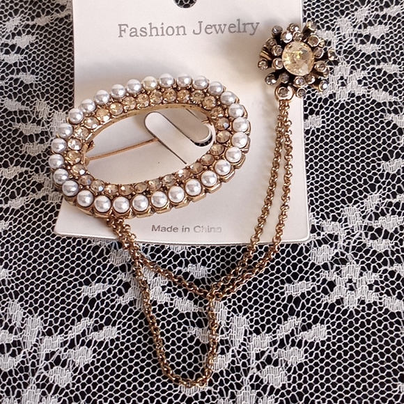 Pearl & Rhinestoned Chain Brooch - Picture 8 of 11